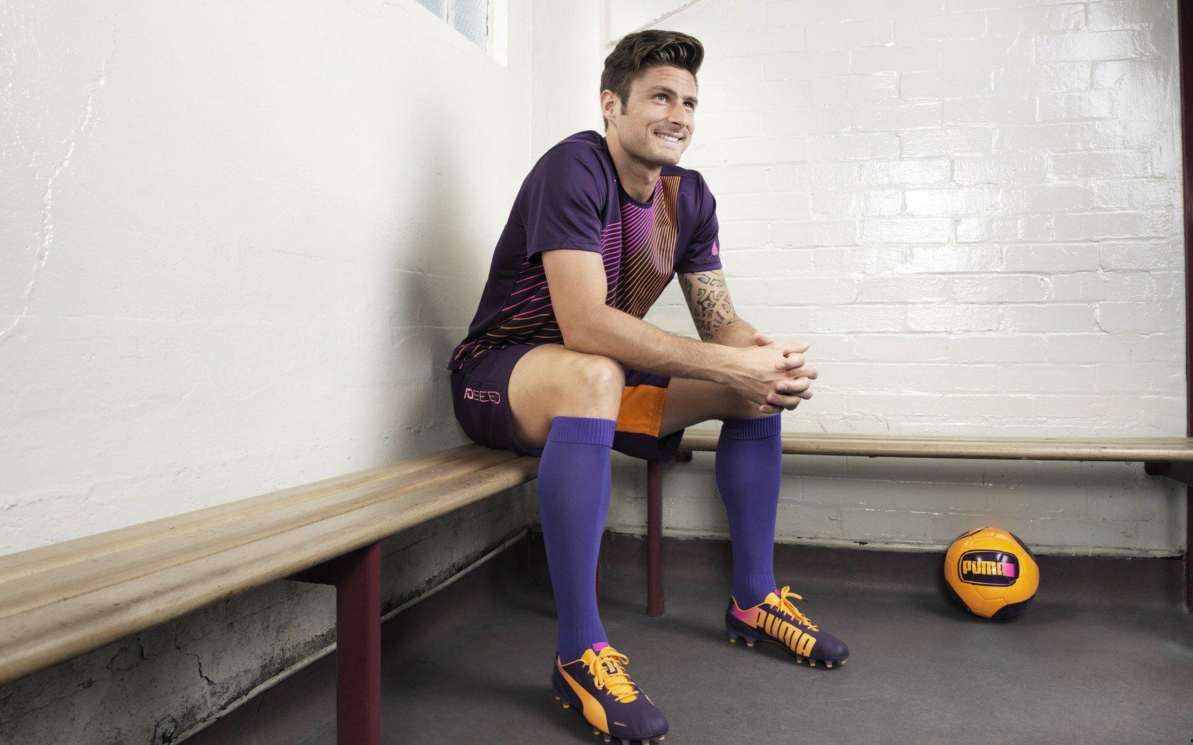 Spotify诺坎普化身胜利堡垒，巴萨力克奥萨苏纳迎五连胜，为欧冠对决马德里竞技注入强心剂